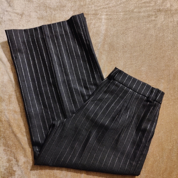Armani Collezioni Silver Pin Strip Dark Gray Wide Leg Pants, Size 10 - Picture 13 of 13